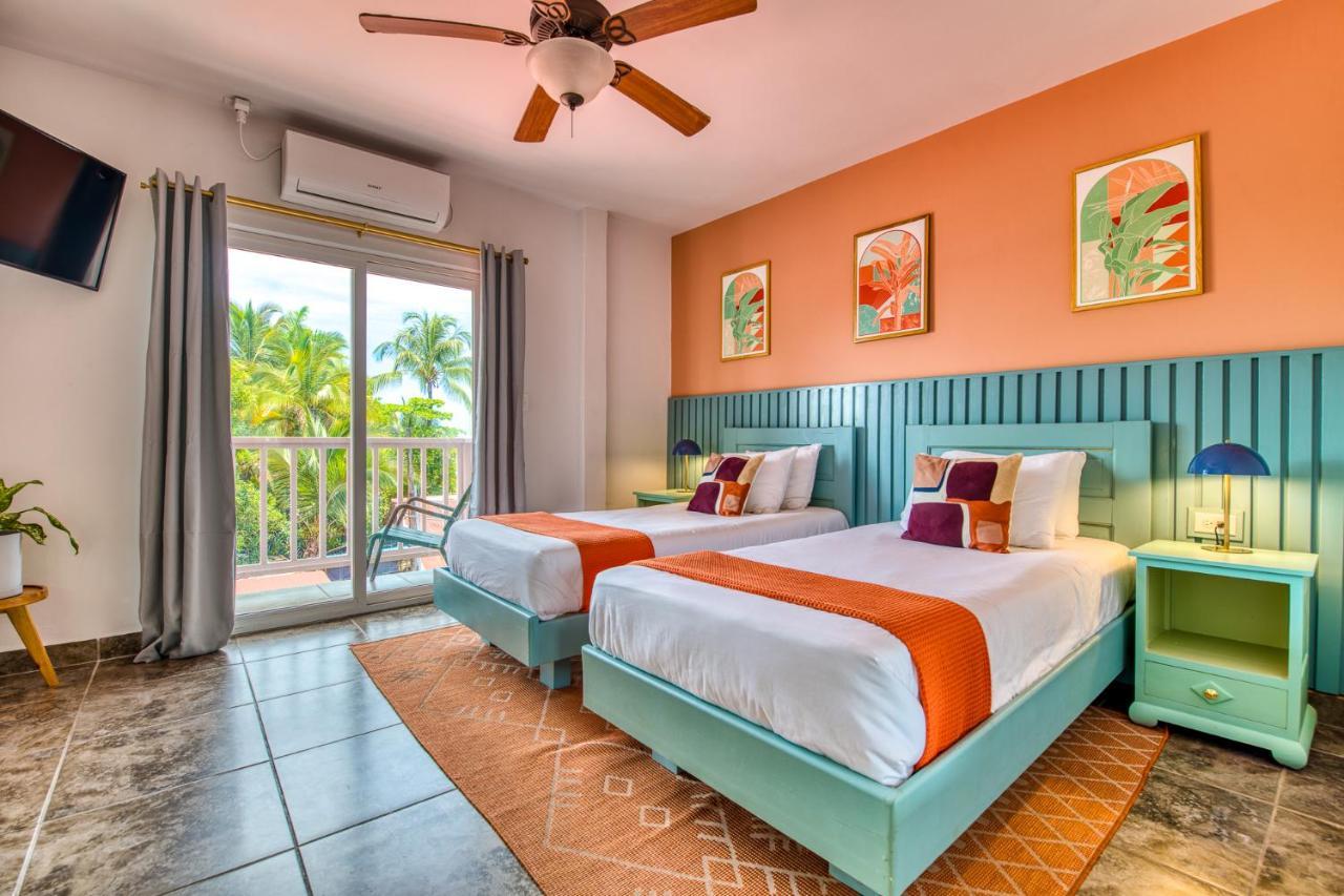 Bocas Paradise Hotel Bocas Town Exterior photo